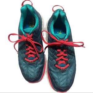 Women’s Hoka 9 tennis shoes